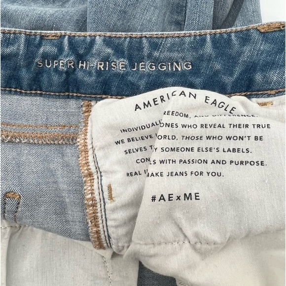 American Eagle Super High Rise Distressed Raw Hem Jeggings Size 4 Women’s - Picture 6 of 7